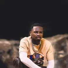 Écoutez EBOLOKO, regardez des vidéoclips, lisez la biographie, consultez les dates de tournée et plus encore !