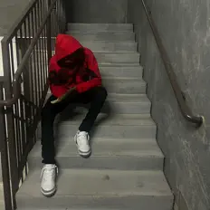 聆聽 babybands、觀看音樂影片、閱讀小傳、查看巡演日期等！