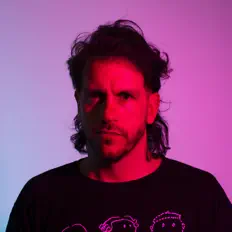 Julian Rocchiを聴いたり、ミュージックビデオを鑑賞したり、経歴やツアー日程などを確認したりしましょう！