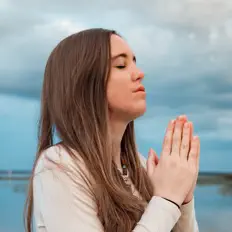 Ascolta Megan Tossi, guarda video musicali, leggi la biografia, vedi le date del tour & altro!