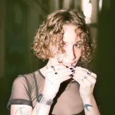 FOX GUNN dinle, müzik videolarını izle, biyografisini oku, tur tarihlerini ve daha fazlasını gör!