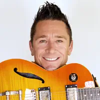 Hör dir undefined an, schau dir Musikvideos an, lies die Biografie, finde Tourdaten und mehr!