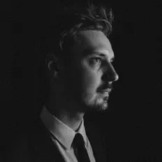 MIR.FLAW dinle, müzik videolarını izle, biyografisini oku, tur tarihlerini ve daha fazlasını gör!