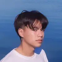 undefinedを聴いたり、ミュージックビデオを鑑賞したり、経歴やツアー日程などを確認したりしましょう！