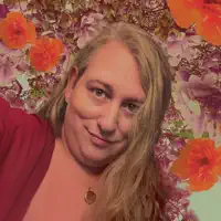 Dengarkan undefined, tonton video musik, baca bio, lihat tanggal tur & lainnya!