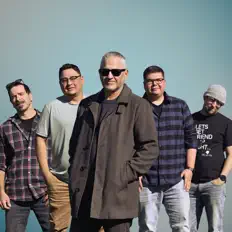 Escucha a The Poets, mira videos musicales, lee su biografía, consulta las fechas de las gira y más.