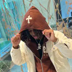 MIA Reggie: песни, клипы, биография, даты выступлений и многое другое.