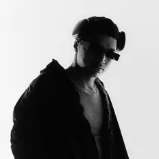 Dengarkan Dede Valentino, tonton video musik, baca bio, lihat tanggal tur & lainnya!