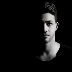 Escucha a Dj Live, mira vídeos musicales, lee la biografía, consulta fechas de giras y mucho más.