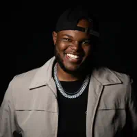 undefinedを聴いたり、ミュージックビデオを鑑賞したり、経歴やツアー日程などを確認したりしましょう！