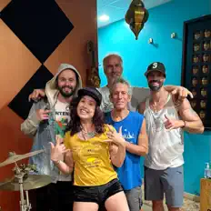 Escucha a Bit Slippy, mira vídeos musicales, lee la biografía, consulta fechas de giras y mucho más.