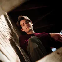 undefinedを聴いたり、ミュージックビデオを鑑賞したり、経歴やツアー日程などを確認したりしましょう！