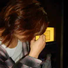 Poslechněte si interpreta Saren, sledujte hudební videa, přečtěte si životopis, podívejte se na data turné a další informace.