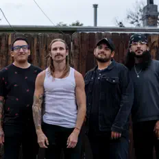 Escucha a The Photo Atlas, mira vídeos musicales, lee la biografía, consulta fechas de giras y mucho más.