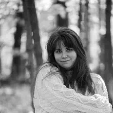 Listen to Caitlin Currie, watch music videos, read bio, see tour dates & more!