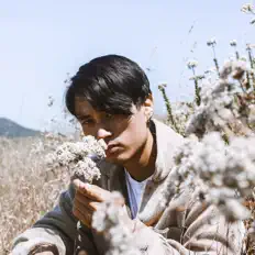 聆聽 Max Fung、觀看音樂影片、閱讀小傳、查看巡演日期等！