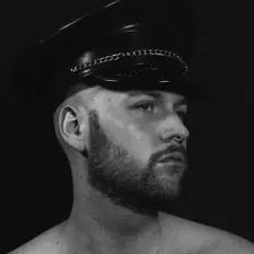 Ascolta Simón, guarda video musicali, leggi la biografia, vedi le date del tour & altro!