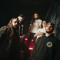 收听 undefined、观看音乐视频、阅读小传、查看巡演日期等 ！