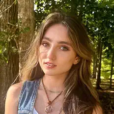 收听 Erin Shanahan、观看音乐视频、阅读小传、查看巡演日期等 ！
