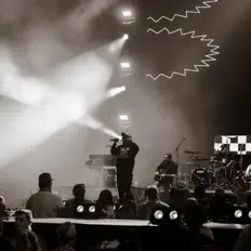 Reach City Worshipを聴いたり、ミュージックビデオを鑑賞したり、経歴やツアー日程などを確認したりしましょう！