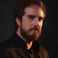 Poslechněte si interpreta undefined, sledujte hudební videa, přečtěte si životopis, podívejte se na data turné a další informace.