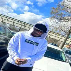 Hör dir Cassius Young an, schau dir Musikvideos an, lies die Biografie, finde Tourdaten und mehr!