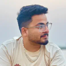 Luister naar ARVEE, bekijk muziekvideo's, lees de bio, bekijk de tourdata, en meer!