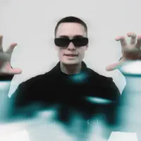 Poslechněte si interpreta undefined, sledujte hudební videa, přečtěte si životopis, podívejte se na data turné a další informace.