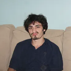 Poslechněte si interpreta Kai Matthew, sledujte hudební videa, přečtěte si životopis, podívejte se na data turné a další informace.