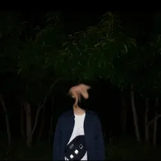 Adiem Ouskyer Reyskuoを聴いたり、ミュージックビデオを鑑賞したり、経歴やツアー日程などを確認したりしましょう！