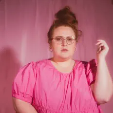 Posłuchaj wykonawcy Hayley Mandel, obejrzyj teledyski, przeczytaj biografię, zobacz daty tras koncertowych i nie tylko!