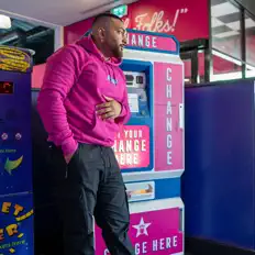 收听 RiccyBeatzz、观看音乐视频、阅读小传、查看巡演日期等 ！