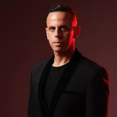 Listen to Gil fux, watch music videos, read bio, see tour dates & more!