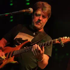 收听 Luiz Brasil、观看音乐视频、阅读小传、查看巡演日期等 ！