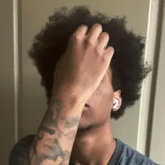 Poslechněte si interpreta Hendryx`, sledujte hudební videa, přečtěte si životopis, podívejte se na data turné a další informace.