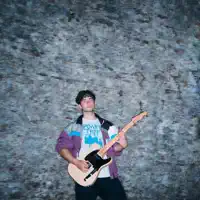 Ascolta undefined, guarda video musicali, leggi la biografia, vedi le date del tour & altro!