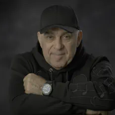 Listen to Ara Gevorgyan, watch music videos, read bio, see tour dates & more!