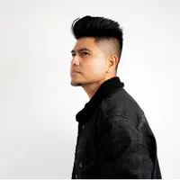 Escucha a undefined, mira videos musicales, lee su biografía, consulta las fechas de las gira y más.