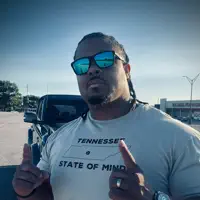 Dengarkan undefined, tonton video musik, baca bio, lihat tanggal tur & lainnya!