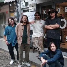Listen to Pitahati, watch music videos, read bio, see tour dates & more!