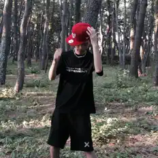 Hör dir Mel Eden an, schau dir Musikvideos an, lies die Biografie, finde Tourdaten und mehr!