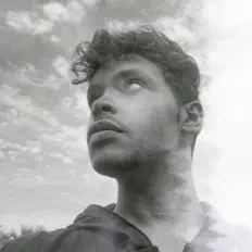 7MOODを聴いたり、ミュージックビデオを鑑賞したり、経歴やツアー日程などを確認したりしましょう！