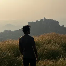 Ακούστε περιεχόμενο από Srikar Yaski, παρακολουθήστε μουσικά βίντεο, διαβάστε το βιογραφικό, δείτε ημερομηνίες περιοδείας, και πολλά ακόμη!