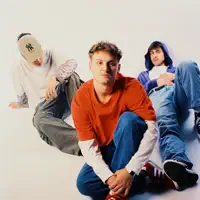 undefined: песни, клипы, биография, даты выступлений и многое другое.