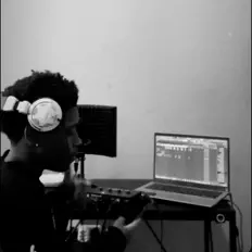 Poslechněte si interpreta Rampage_za, sledujte hudební videa, přečtěte si životopis, podívejte se na data turné a další informace.