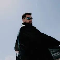 Écoutez Fis Hajdari, regardez des vidéoclips, lisez la biographie, consultez les dates de tournée et plus encore !