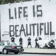 聆聽 Kainaif、觀看音樂影片、閱讀小傳、查看巡演日期等！