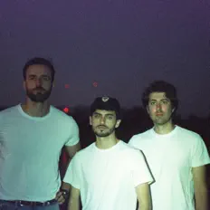 Ascolta The Burning Young, guarda video musicali, leggi la biografia, vedi le date del tour & altro!
