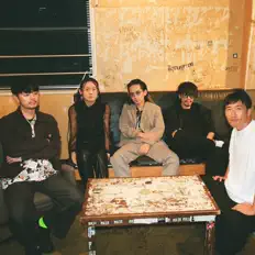 收听 Have a Nice Day!、观看音乐视频、阅读小传、查看巡演日期等 ！
