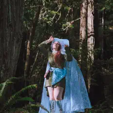 Anna Luena सुनें, म्यूज़िक वीडियो देखें, बायो पढ़ें, दौरे की तारीखें और बहुत कुछ देखें!